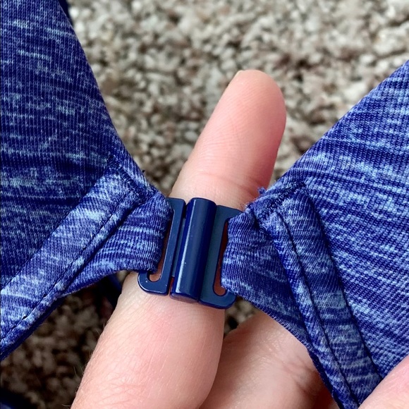 32B VS Pink Racerback Front Clasp Bra - Picture 5 of 7